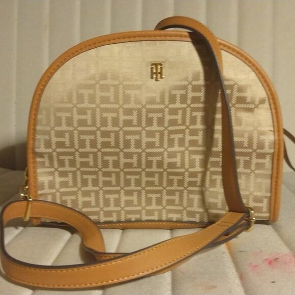 TH mini dome purse - NEW - Picture 1 of 4